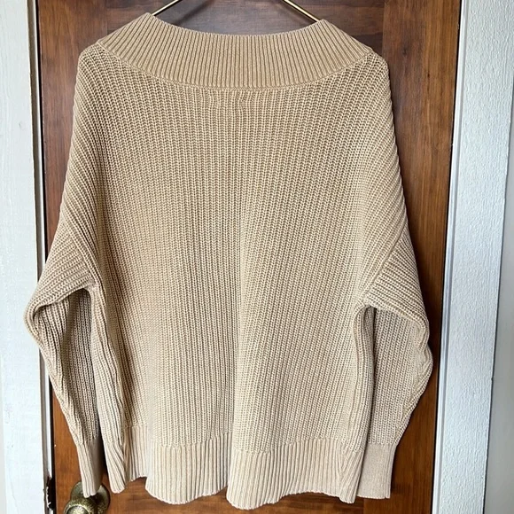 AERIE | 100% Cotton Chunky Knit V-Neck Sweater in Tan | Large - Picture 3 of 9
